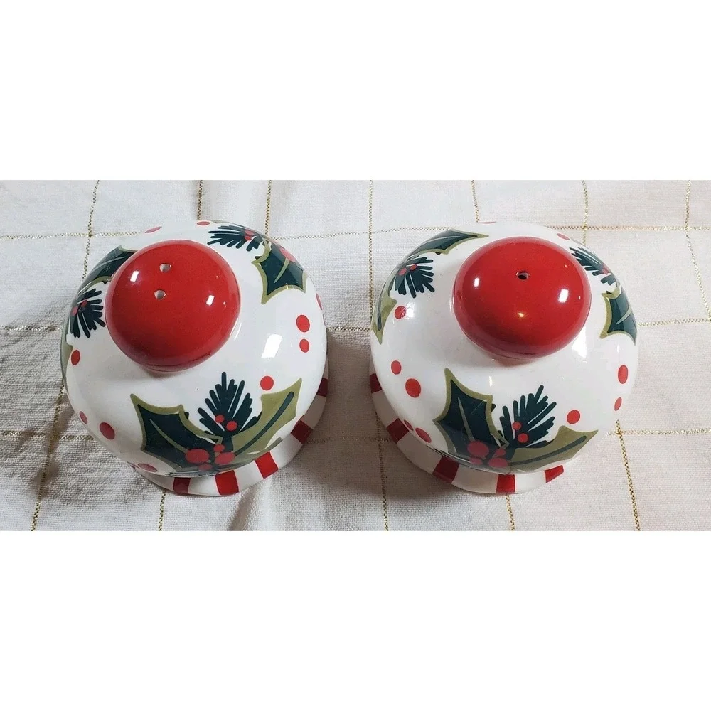 Cotton Colors By Laura‎ Johnson Christmas Holly Ruffle Salt & Pepper Shakers NWT